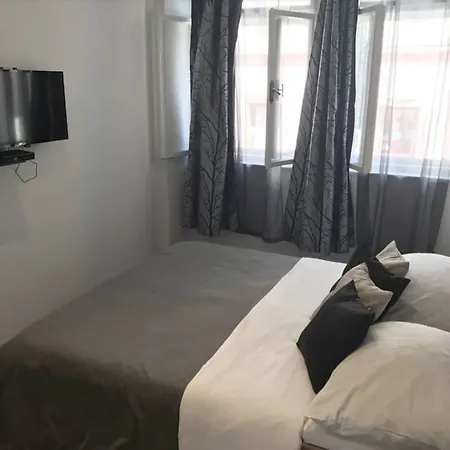 Antic In Center Guest house 4*