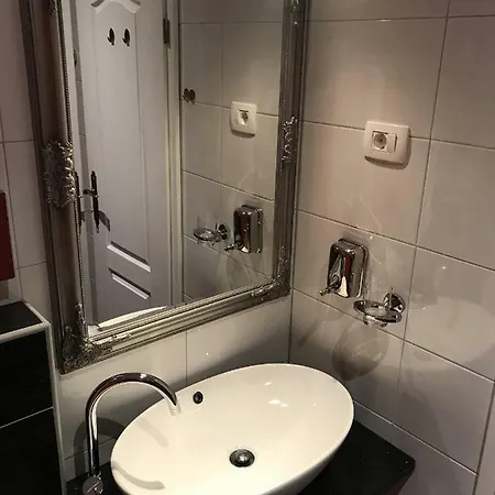 Antic In Center (adults Only) Pensionat 4*