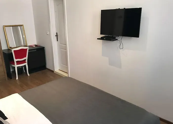 Antic In Center (adults Only)