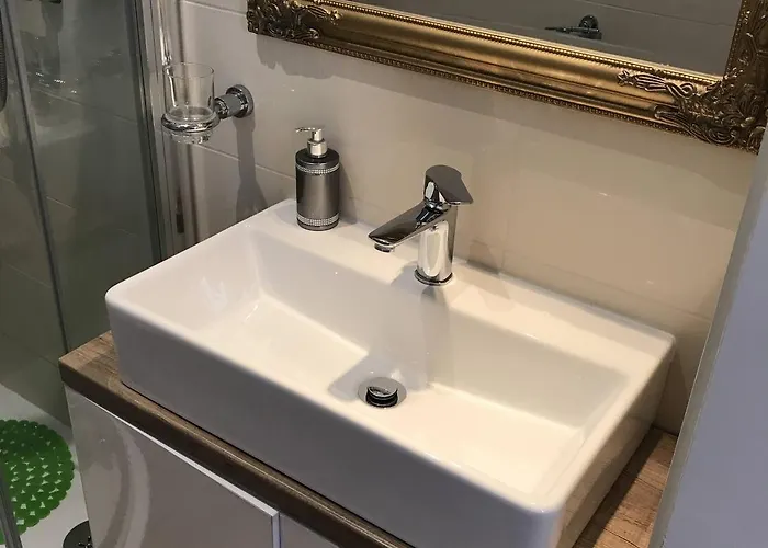 Antic In Center (adults Only)