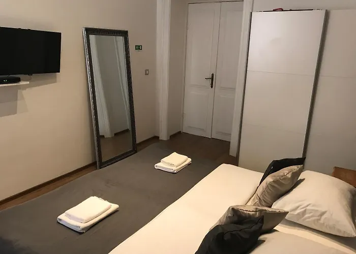 Antic In Center (adults Only) Pula