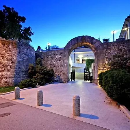 Antic In Center (adults Only)