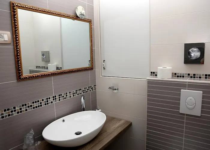 Antic In Center Guest house