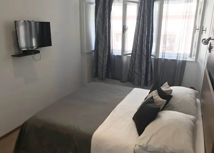 Antic In Center Guest house 4*